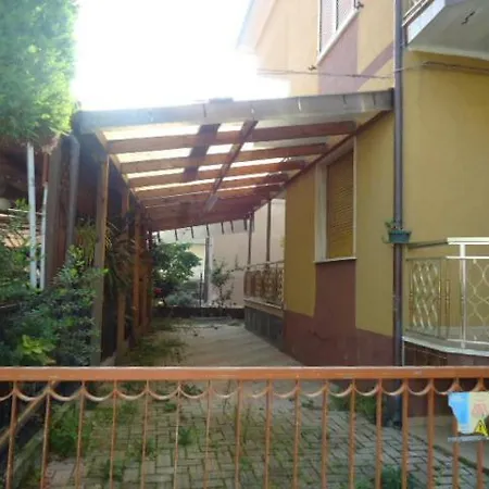 Carmennia Apartment *